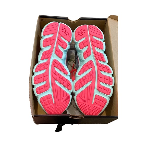 UNDER ARMOUR SNEAKER *NEW IN BOX* - Picture 4 of 5